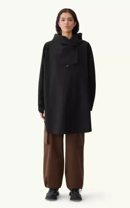 Hovedbilde BLÆST Bergen Poncho Black
