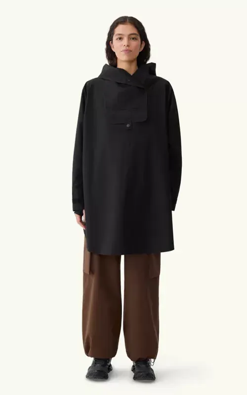 BLÆST Bergen Poncho Black