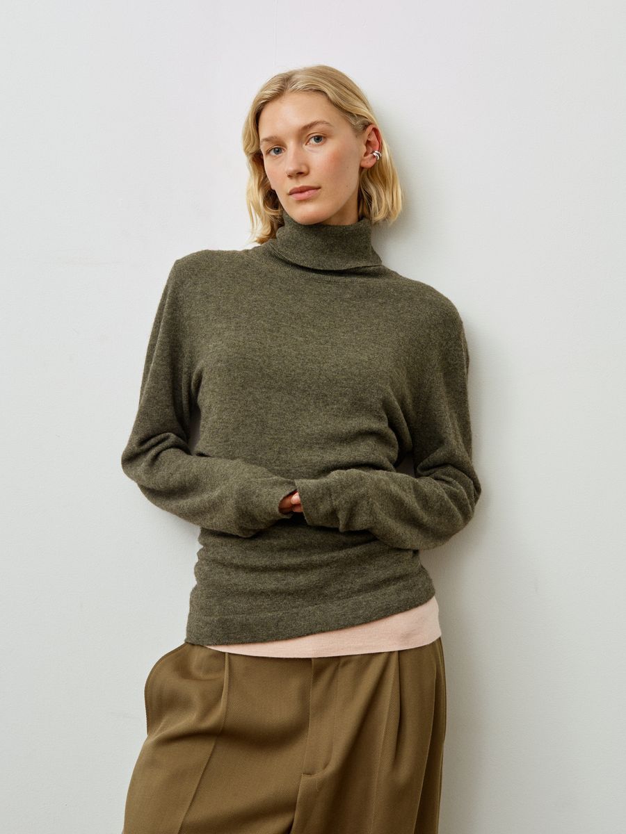 O.A.D. Lav No. 2 w/Turtleneck Green